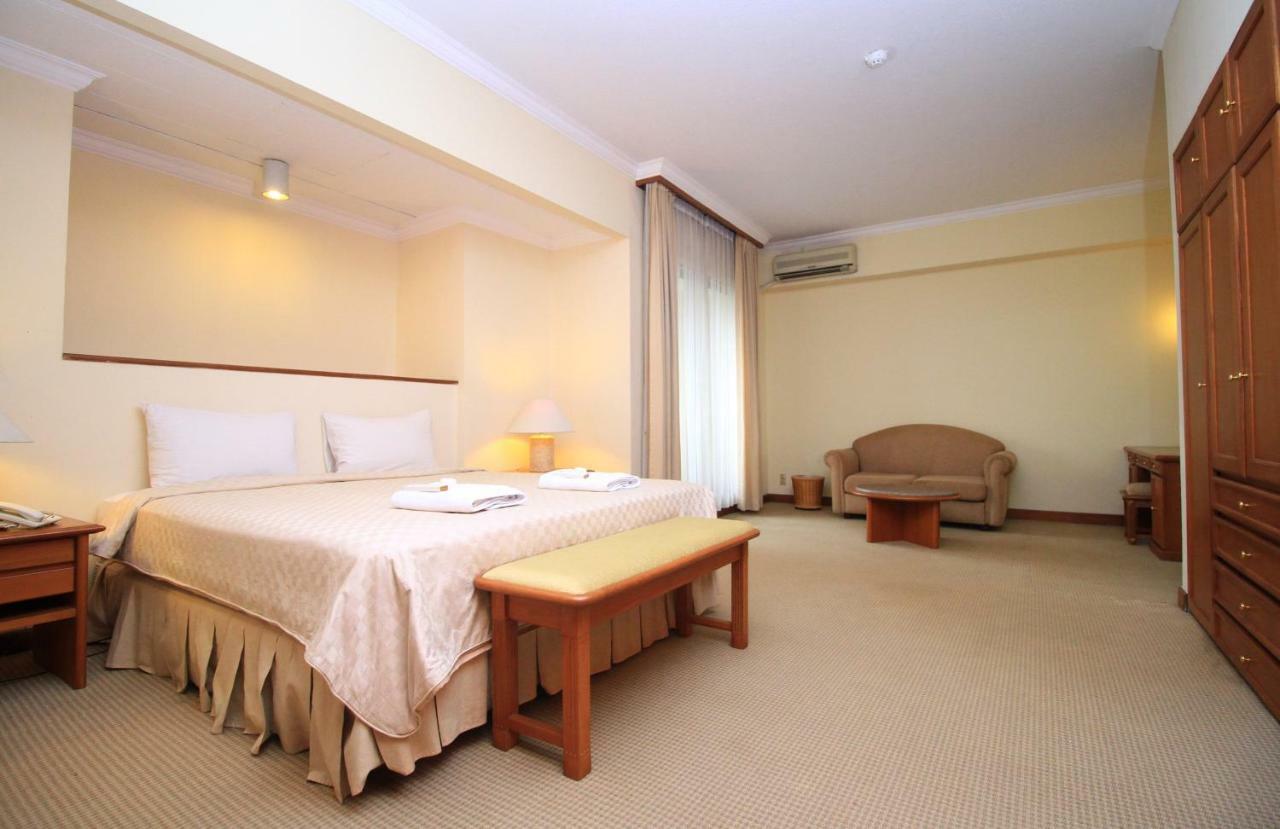 The Sultan Residences Giacarta Esterno foto