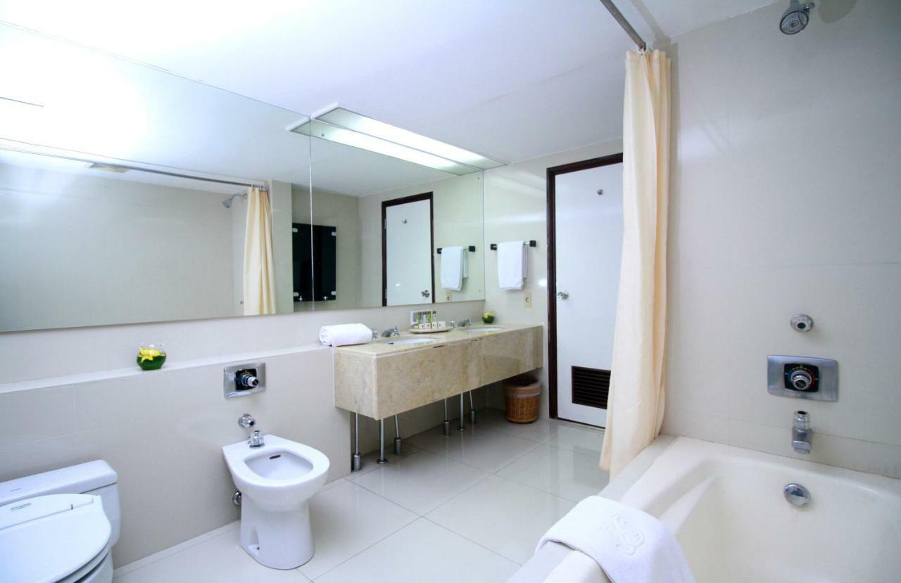 The Sultan Residences Giacarta Esterno foto